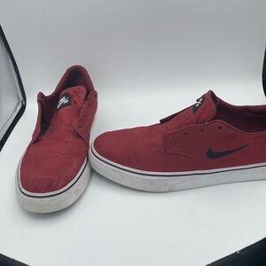 Nike SB clutch red black low top skater sneakers shoes 729825-602 shoes sz 11.5